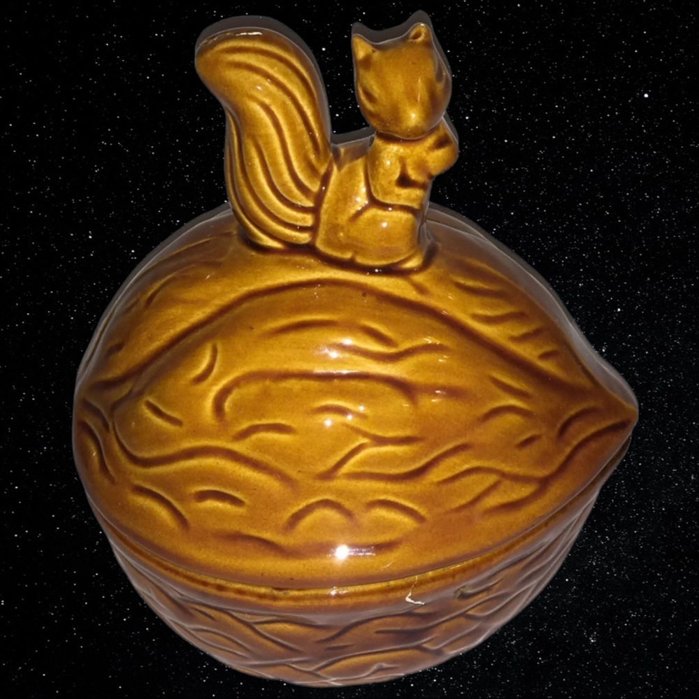 Vinatge R.O.C Ceramic Lidded Nut Candy Dish Walnut Shaped With Squirrel On Top